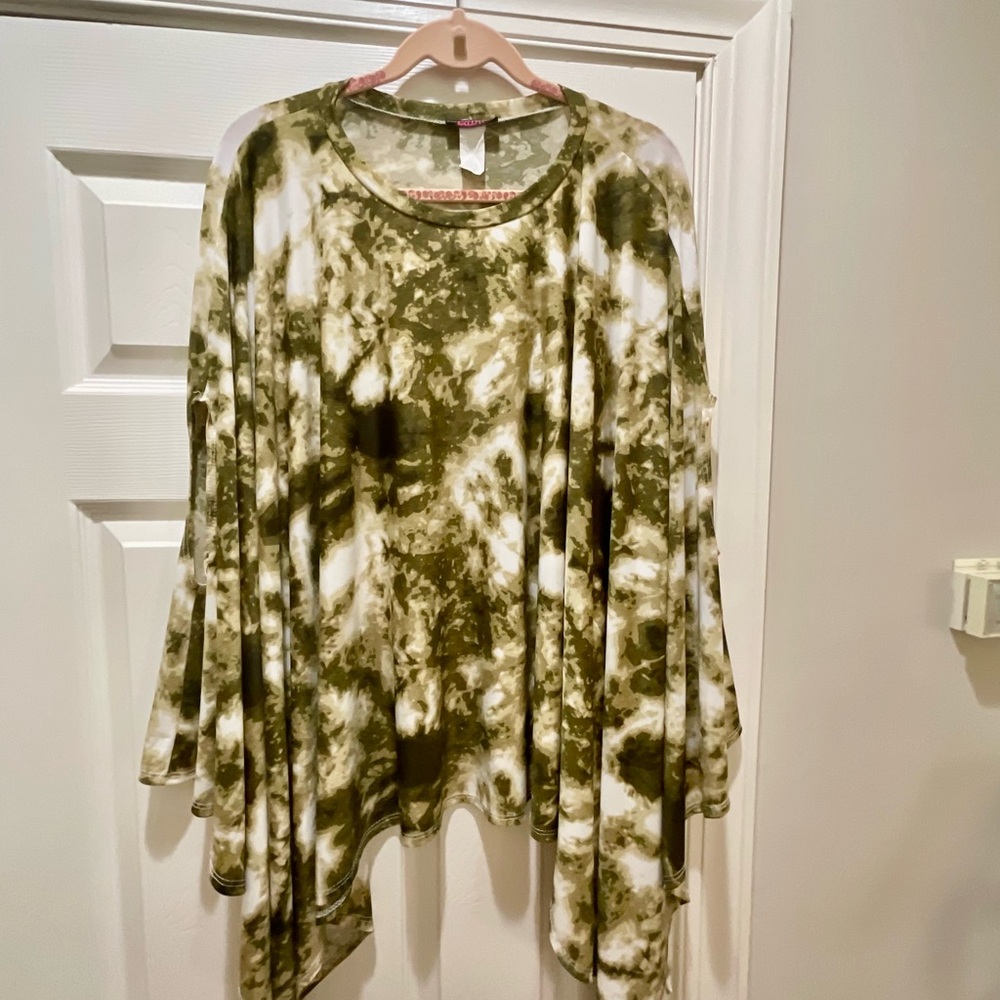 Blush Olive and Cream Tie-Dye Tunic - Picture 2 of 8